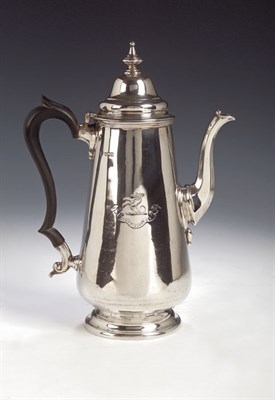 Lot 16 - A silver coffee pot, with marks for Goldsmiths...