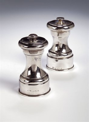 Lot 21 - An Edwardian silver pepper grinder, with marks...